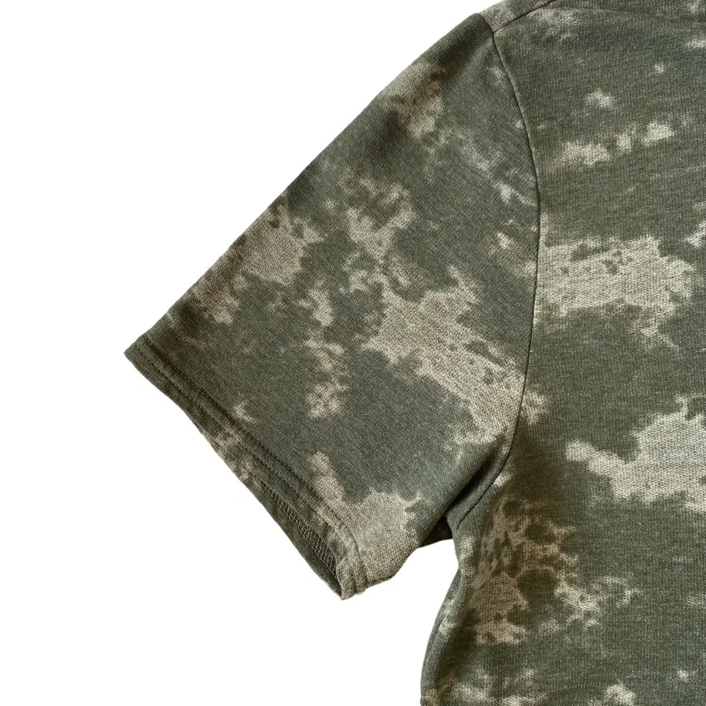 Carbon men’s large camouflage short sleeve hooded shirt with a kangaroo pocket - Picture 7 of 10